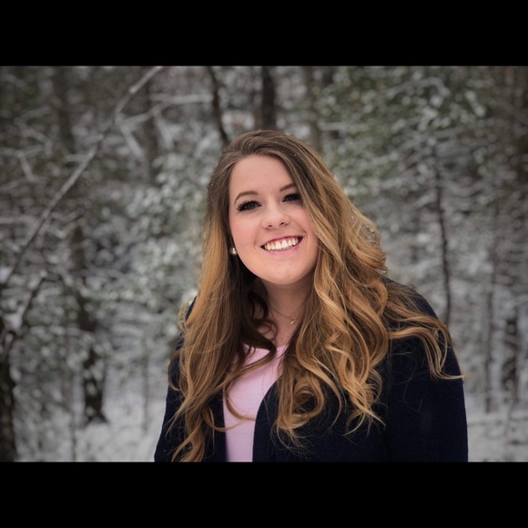 Meet your Posher, Kendall - Picture 1 of 1